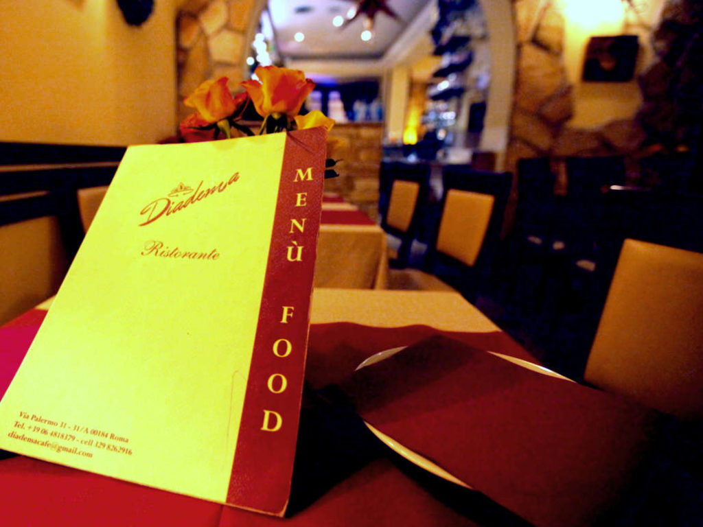 tavolo-Diadema-Restaurant-&-Caffetteria-Roma