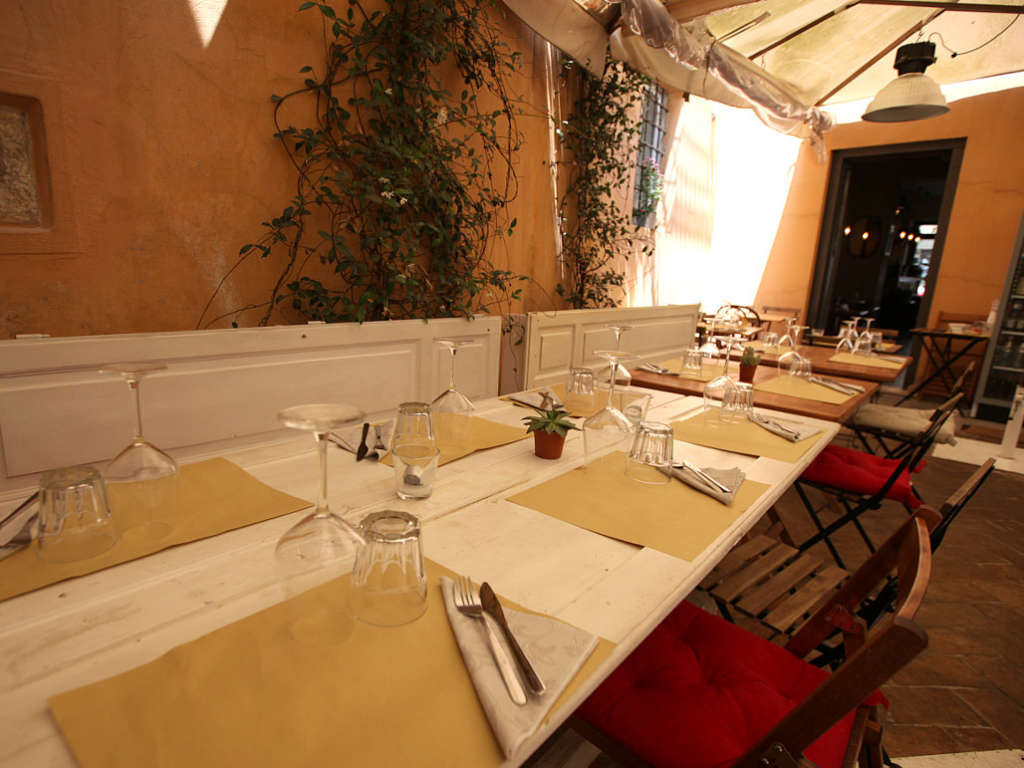 Ristorante-Trattoria-Casa-Mia-in-Trastevere-il-giardino-interno