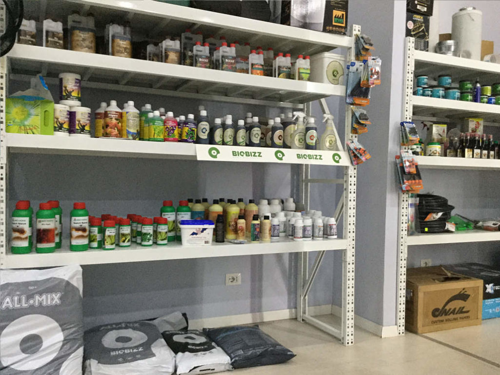 Grow-Shop-Italia-Megastore-vendita-terricci-e-substrati-per-piante-a-Roma