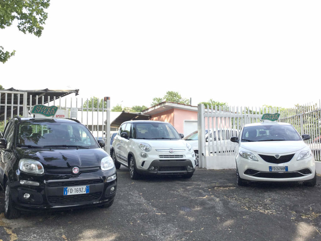 Villa-Bonelli-Auto-panoramica-esterna-parco-auto