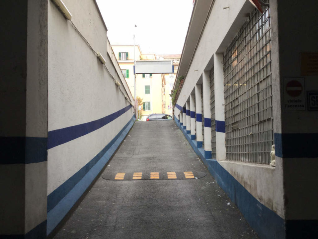 Euro-Parking-Tuscolana-a-Roma-rampa-di-accesso