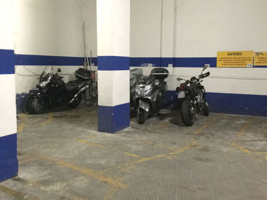 Euro-Parking-Tuscolana-parcheggio-a-pagamento-custodito-a-Roma