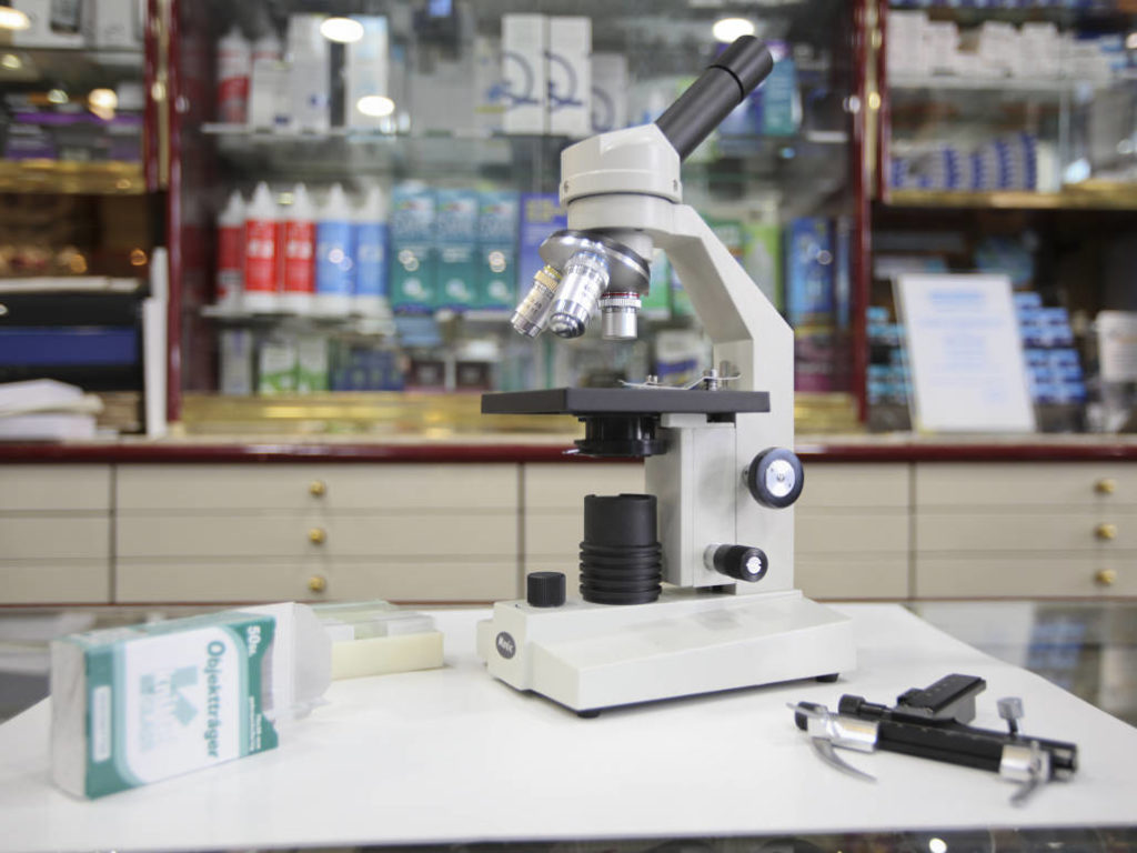 Ottica-Astrologo-a-Roma-è-vendita-microscopi-professionali