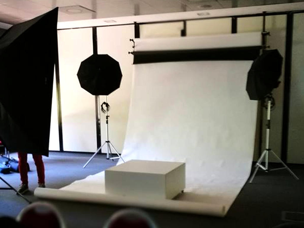 Studio-Fotografico-a-Roma-Portonaccio-il-fotografo-2.0-sala-posa-interna