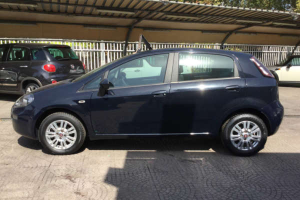 Villa-Bonelli-Auto-Roma-Fiat-Punto-Evo-usata-vista-laterale