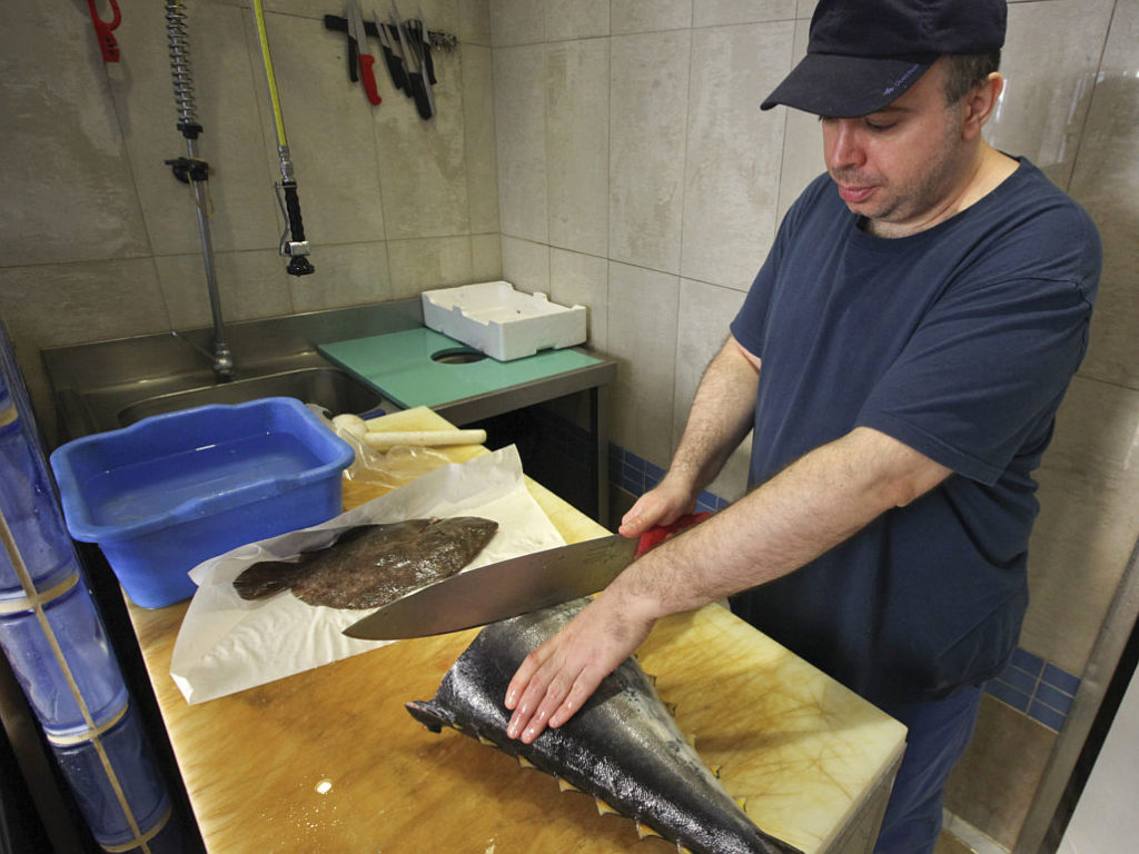 Antica-Pescheria-Galluzzi-Gregorio-VII-Roma-vendita-pesce-fresco