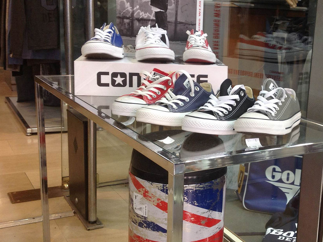 converse roma via tuscolana