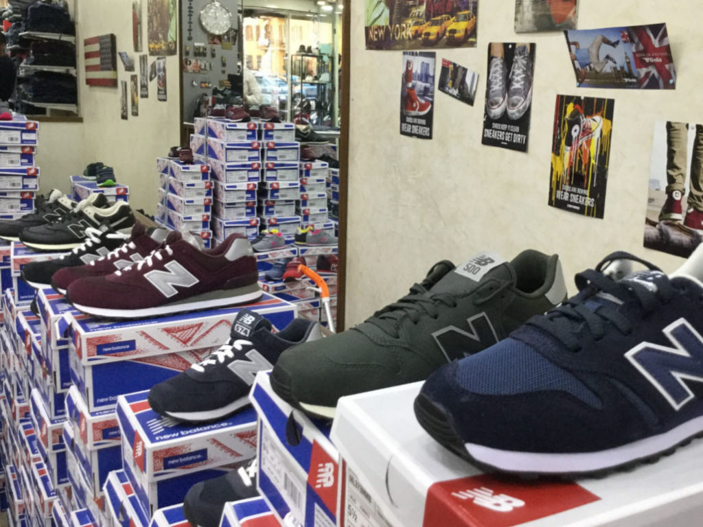 Company-Abbigliamento-Roma-Tuscolana-vendita-scarpe-new-balance