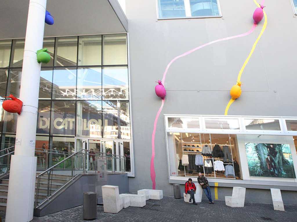 Tessuti-Arredo-Appio-presso-il-Centro-Commerciale-Happio