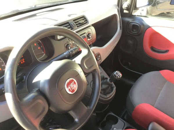 Villa-Bonelli-Auto-Roma-Fiat-Panda-1.3-Multijet-S&S-Easy-usata-vista-interni-ed-abitacolo