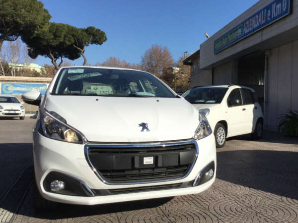 Peugeot 208 PureTech 82cv GPL Active km0