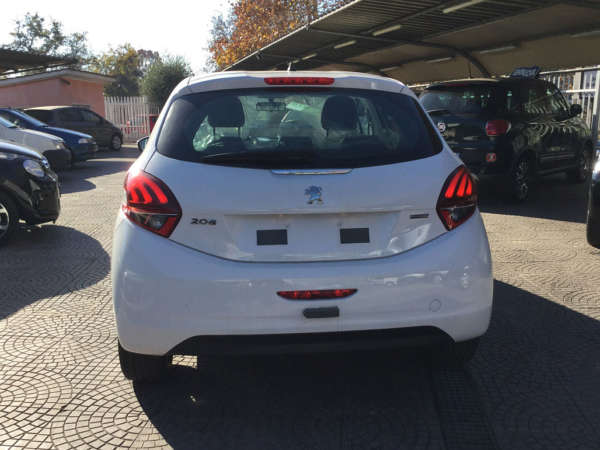 Villa-Bonelli-Auto-Roma-Peugeot-208-PureTech-82cv-GPL-Active-km0-bianca-vista-posteriore