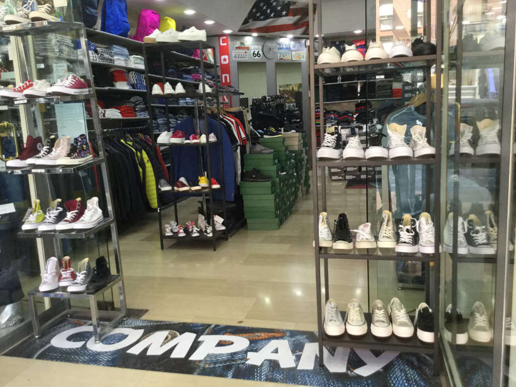 Company-Abbigliamento-Roma-Tuscolana-ingresso