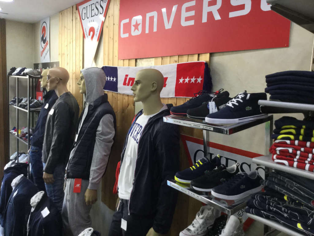 Company-Abbigliamento-Roma-Tuscolana-vendita-sneakers