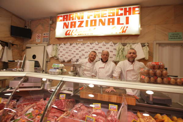 lo-staff-della-macelleria-butcher-shop